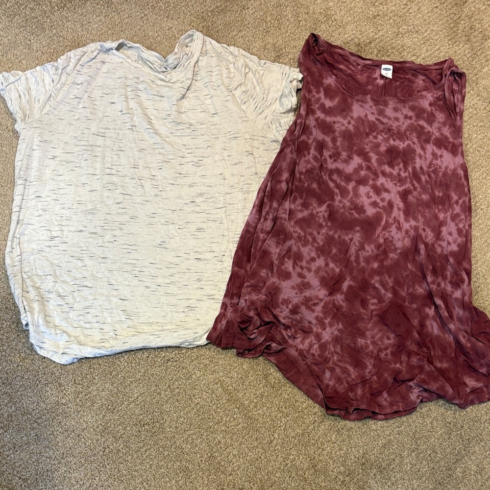 Old Navy Gray and Maroon Short Sleeve Tees